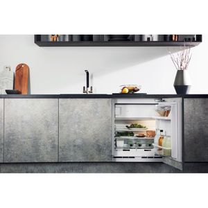 Hotpoint_Ariston-Frigorifero-Da-incasso-BTSZ-1632-HA-1-Acciaio-Lifestyle-frontal-open