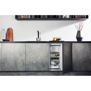 003__Lifestyle frontal open