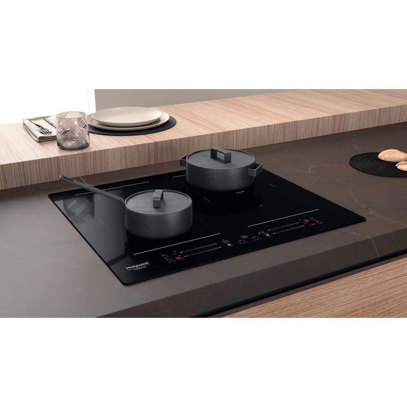 Hotpoint_Ariston-Piano-cottura-HS-5160C-NE-Nero-Induction-vitroceramic-Lifestyle-perspective
