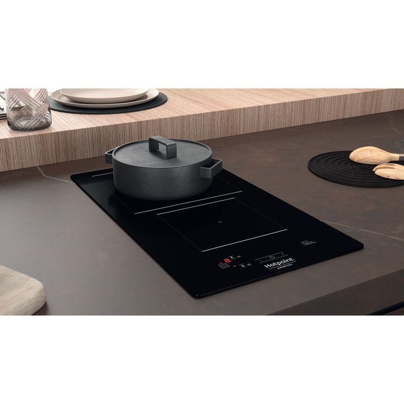Hotpoint_Ariston Piano cottura HQ 0930S NE Nero Induction vitroceramic Lifestyle perspective