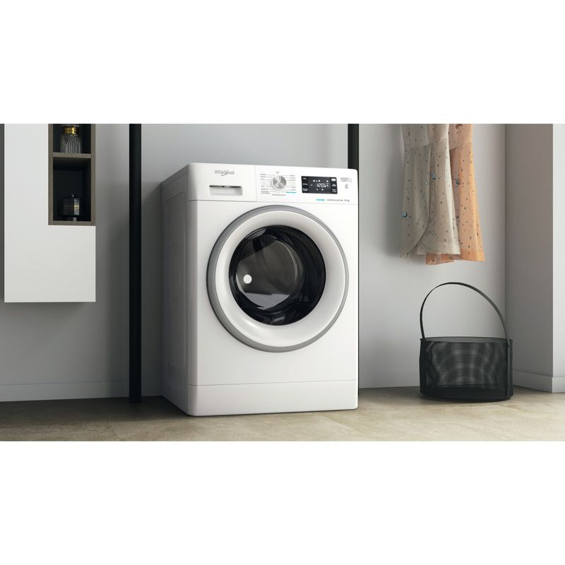 Whirlpool Lavabiancheria A libera installazione FFB 1046 SV IT Bianco Carica frontale A Lifestyle perspective