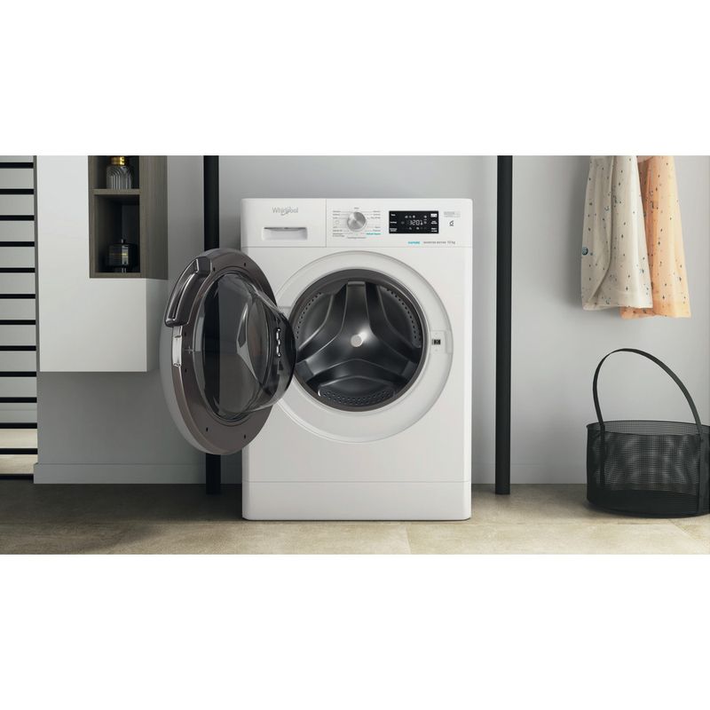 Whirlpool Lavabiancheria A libera installazione FFB 1046 SV IT Bianco Carica frontale A Lifestyle frontal open