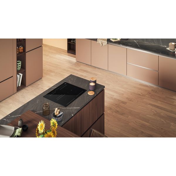 Hotpoint_Ariston Piano cottura HB 4860C CPNE Nero Induction vitroceramic Lifestyle perspective