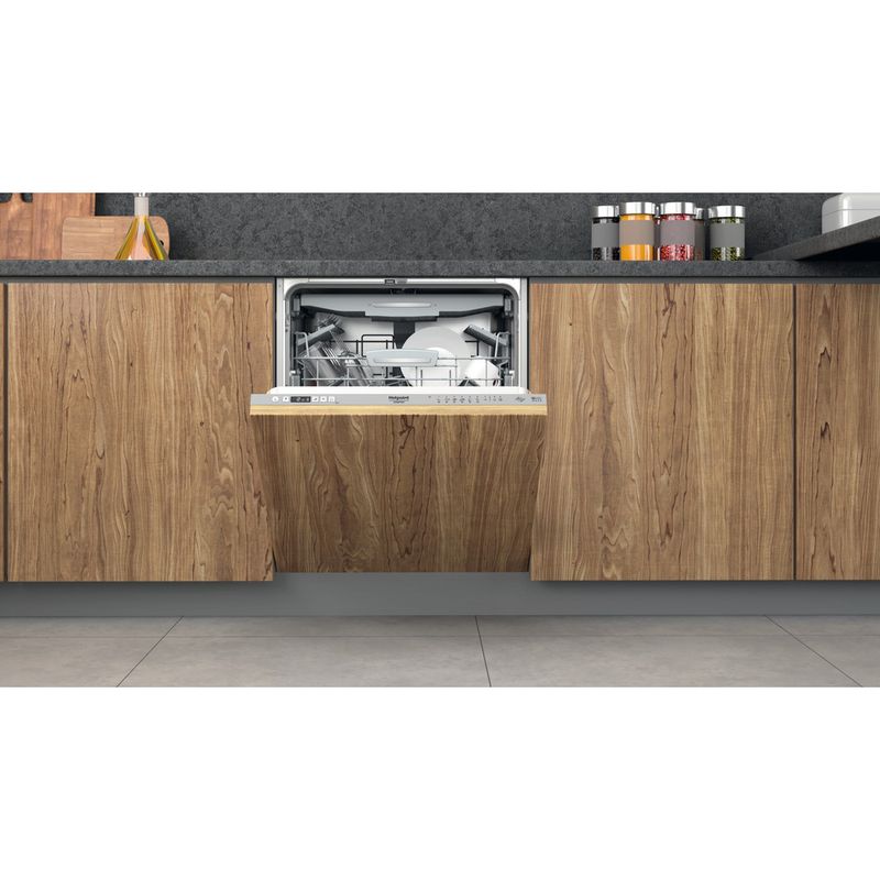 Hotpoint_Ariston Lavastoviglie Da incasso HIC 3O33 WF Totalmente integrato D Lifestyle frontal open