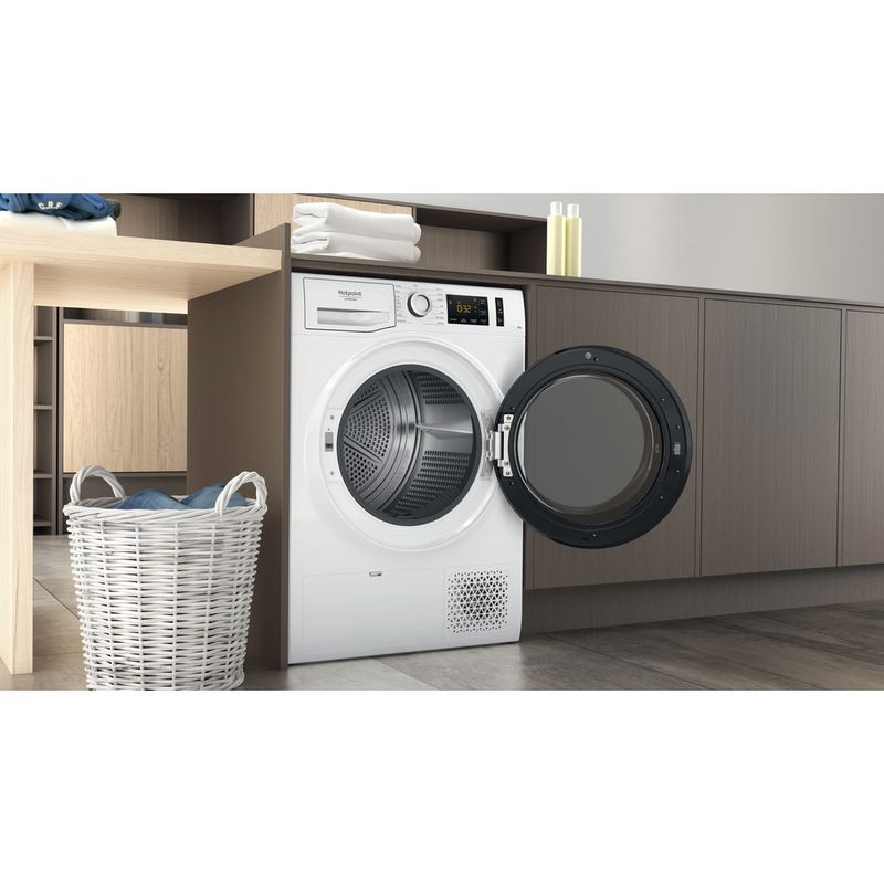 Hotpoint_Ariston Asciugabiancheria NT M11 82K IT R Bianco Lifestyle perspective open