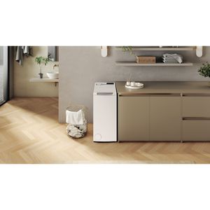 Whirlpool Lavabiancheria A libera installazione TDLR P66 BS IT Bianco Carica dall'alto A Lifestyle frontal