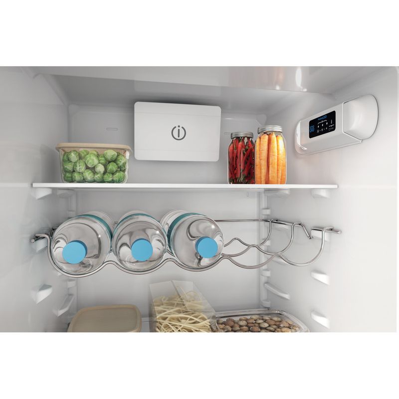 Indesit-Combinazione-Frigorifero-Congelatore-Da-incasso-INC18D031B1-Bianco-2-porte-Lifestyle-detail