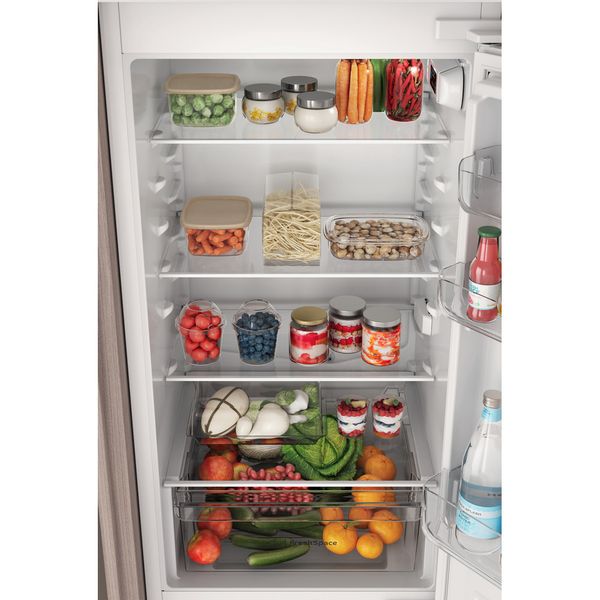 Indesit Combinazione Frigorifero/Congelatore Da incasso INC18D021A1 Bianco 2 porte Drawer