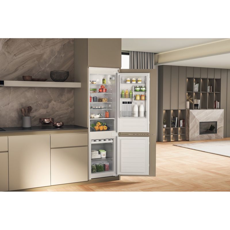 Whirlpool Combinazione Frigorifero/Congelatore Da incasso WHC18D051A1 Bianco 2 porte Lifestyle perspective open