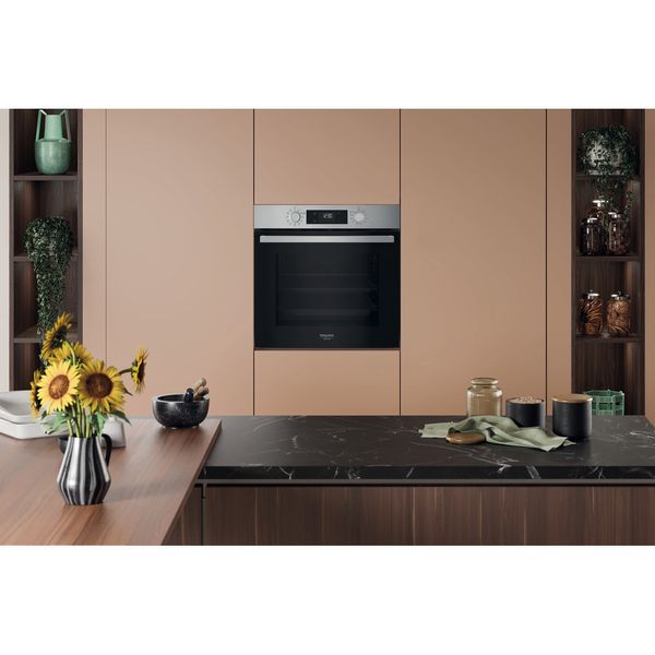 Hotpoint_Ariston Forno Da incasso HAO3 K58H X Elettrico A+ Lifestyle frontal
