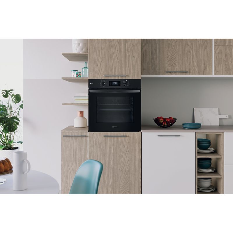 Indesit-Forno-Da-incasso-IO-258HS-B-Elettrico-A--Lifestyle-frontal
