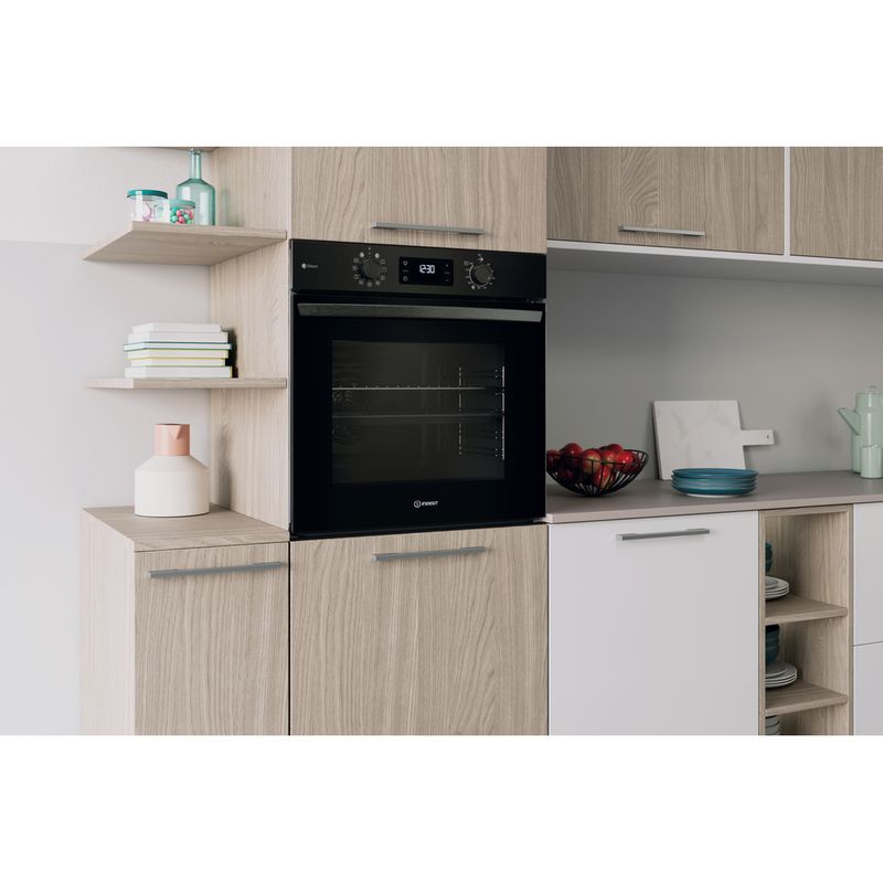 Indesit-Forno-Da-incasso-IO-258HS-B-Elettrico-A--Lifestyle-perspective