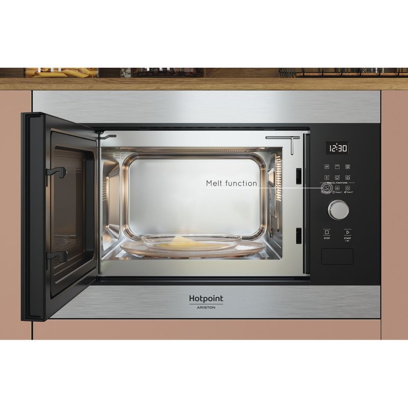 Hotpoint_Ariston-Microonde-Da-incasso-MF20G-IX-HA.1-Inox-Elettronico-20-Microonde---grill-800-Lifestyle-frontal-open