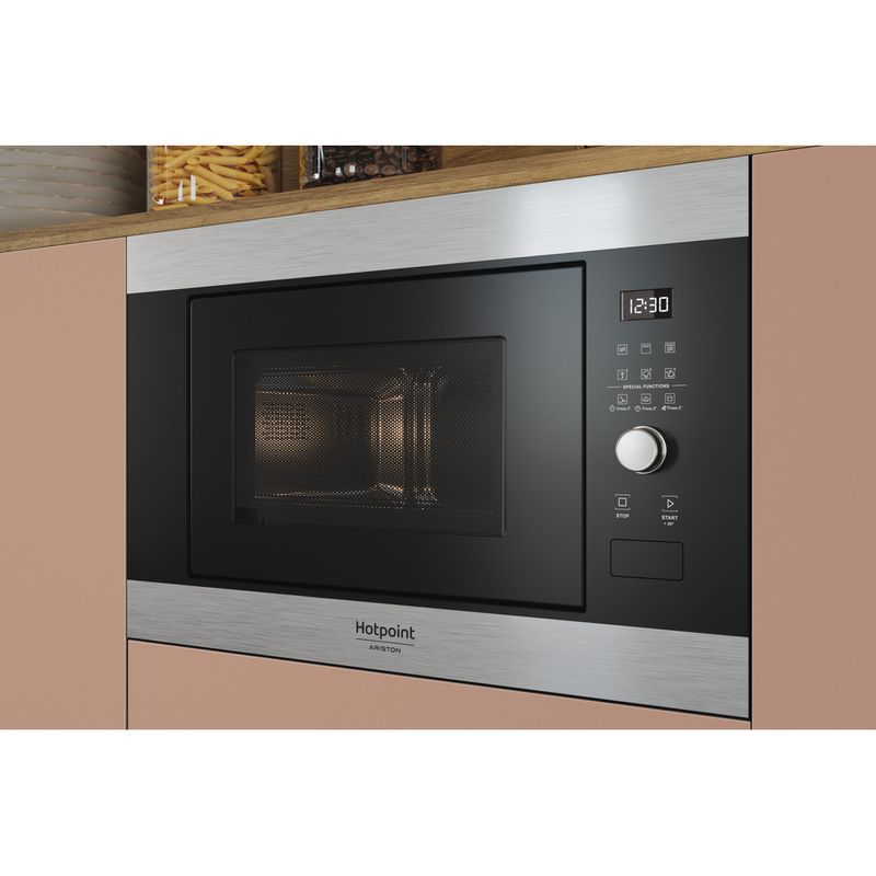Hotpoint_Ariston-Microonde-Da-incasso-MF20G-IX-HA.1-Inox-Elettronico-20-Microonde---grill-800-Lifestyle-perspective