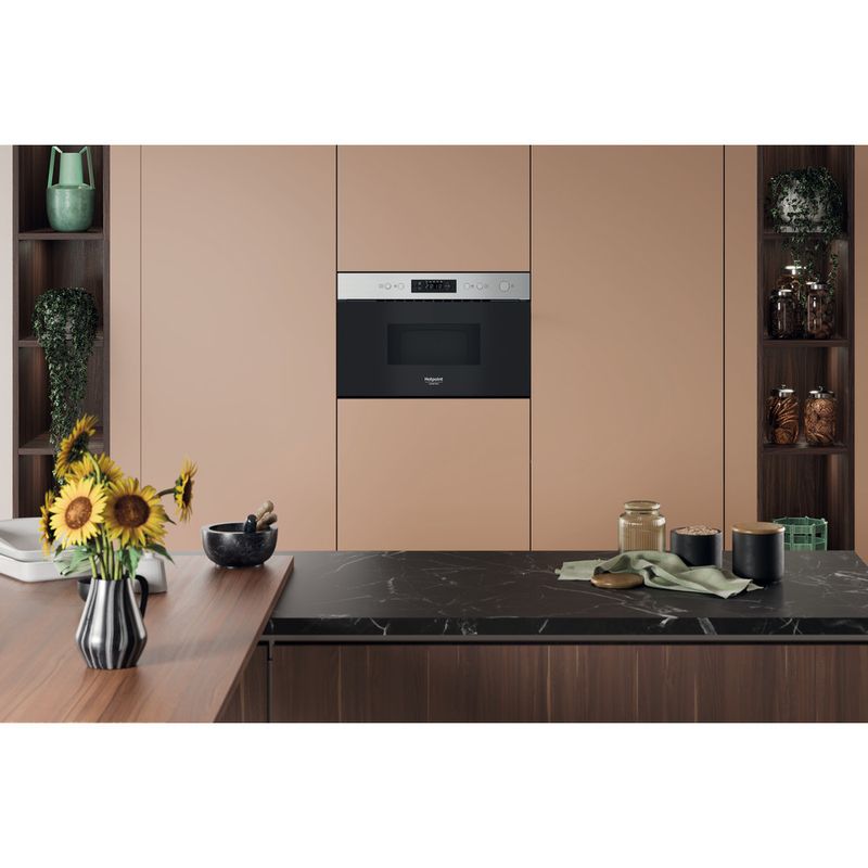 Hotpoint_Ariston-Microonde-Da-incasso-HAM-K12C-X-Inox-Elettronico-22-Microonde---grill-750-Lifestyle-frontal