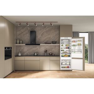 003__Lifestyle frontal open