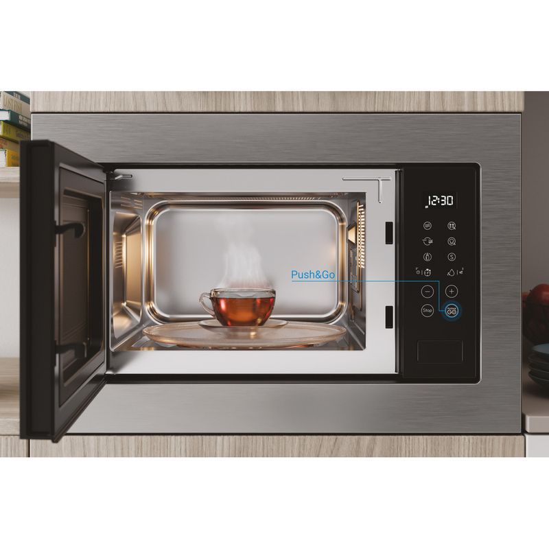Indesit-Microonde-Da-incasso-MWI-125-GX.1-Stainless-Steel-Elettronico-25-Microonde---grill-900-Lifestyle-frontal-open