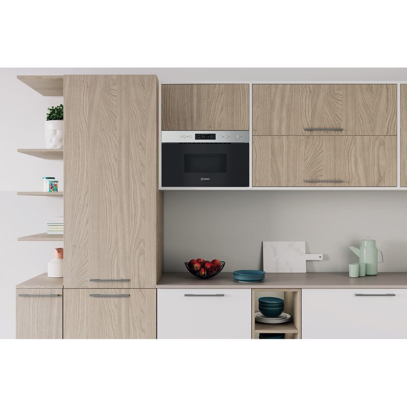 Indesit-Microonde-Da-incasso-IM-K12-X-Stainless-Steel-Elettronico-22-Microonde---grill-750-Lifestyle-frontal