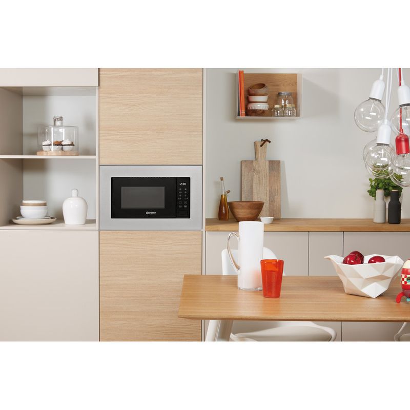 Indesit-Microonde-Da-incasso-MWI-120-SX.1-Stainless-Steel-Elettronico-20-Solo-microonde-800-Lifestyle-frontal