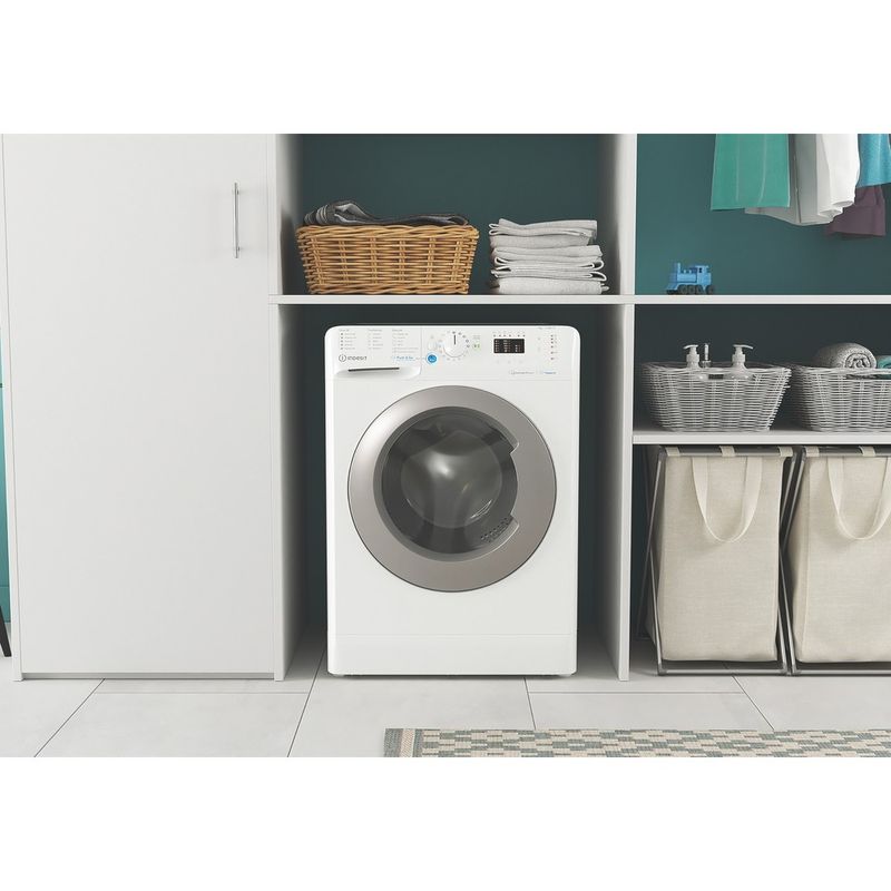 Indesit-Lavabiancheria-A-libera-installazione-BWSA-7126X-SV-IT-Bianco-Carica-frontale-A-Lifestyle-frontal