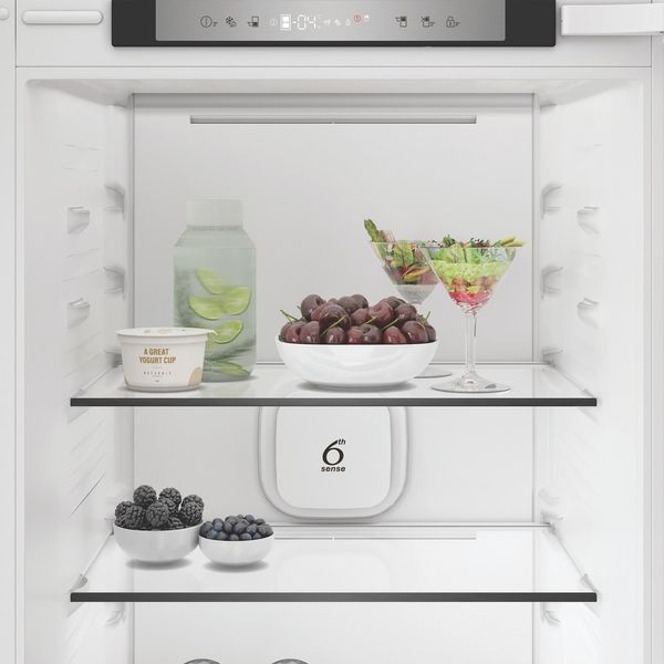 Whirlpool-Combinazione-Frigorifero-Congelatore-Da-incasso-WHK2-5322-B4E-Zinc-Metal-2-porte-Lifestyle-frontal