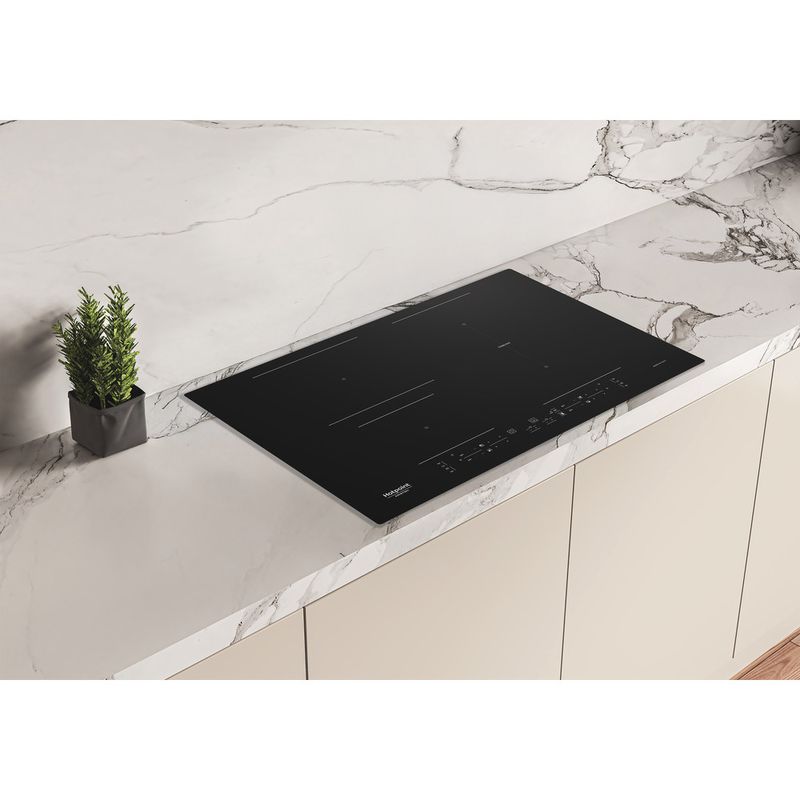 Hotpoint_Ariston-Piano-cottura-HB-4870B-NE-Nero-Induction-vitroceramic-Lifestyle-perspective