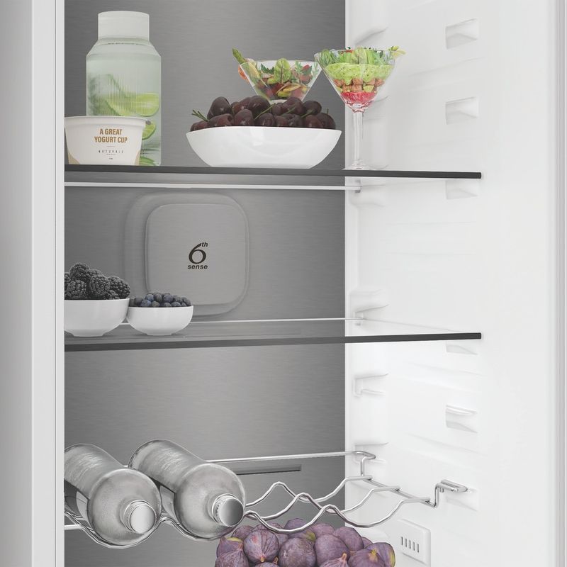 Whirlpool Combinazione Frigorifero/Congelatore Da incasso WHK2 5323 B5E1 Zinc Metal 2 porte Lifestyle perspective