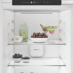 Hotpoint-Combinazione-Frigorifero-Congelatore-Da-incasso-HPK2-5322-B4E1-Zinc-Metal-2-porte-Lifestyle-frontal