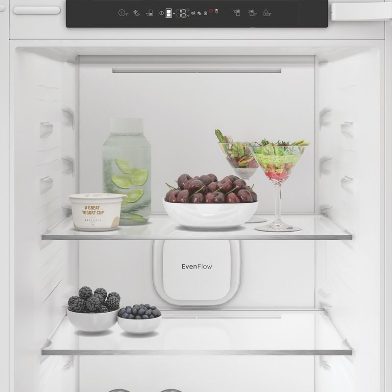 Hotpoint-Combinazione-Frigorifero-Congelatore-Da-incasso-HPK2-5322-B4E1-Zinc-Metal-2-porte-Lifestyle-frontal