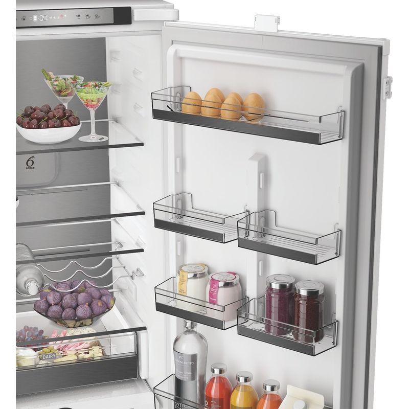 Whirlpool Combinazione Frigorifero/Congelatore Da incasso WHK2 5323 B5E1 Zinc Metal 2 porte Lifestyle detail