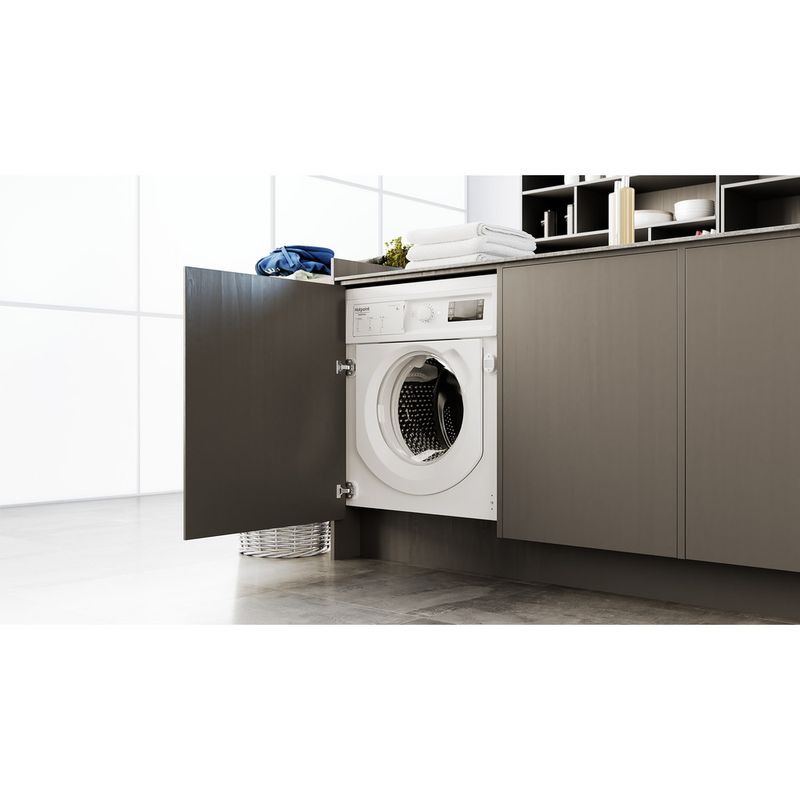 Hotpoint_Ariston-Lavabiancheria-Da-incasso-BI-WMHG-8146-EU-Bianco-Carica-frontale-A-Lifestyle-perspective
